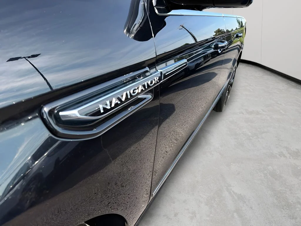 Used 2020 Infinite Black Lincoln Reserve image 5