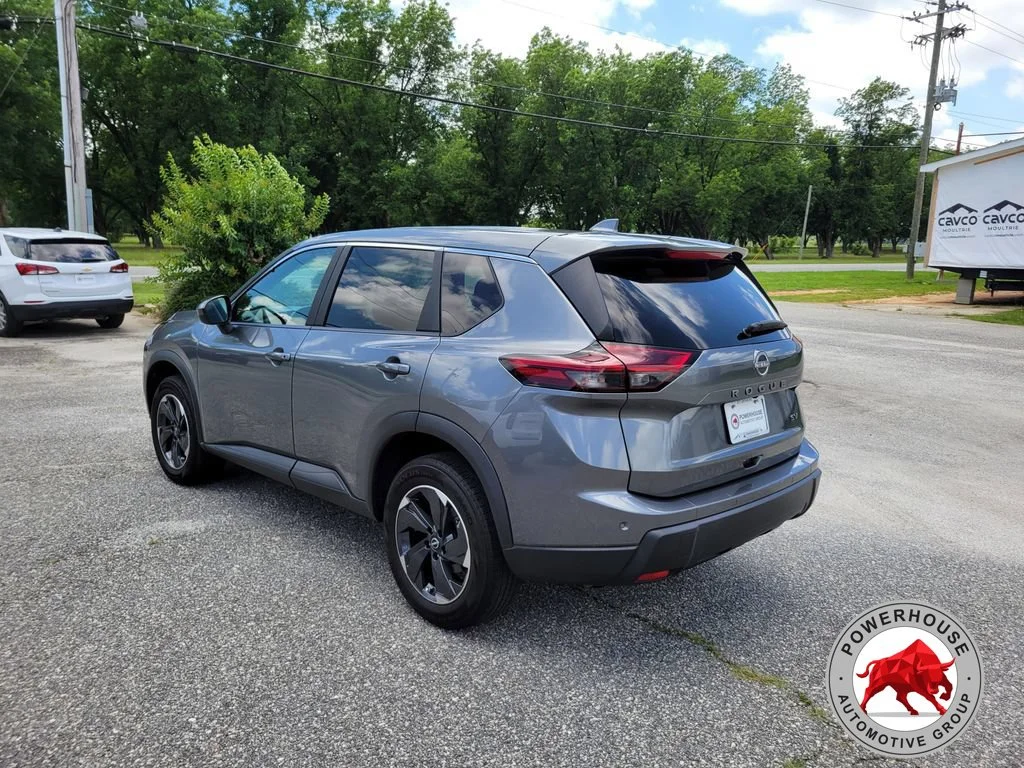 Used 2024 Gray Nissan SV image 3