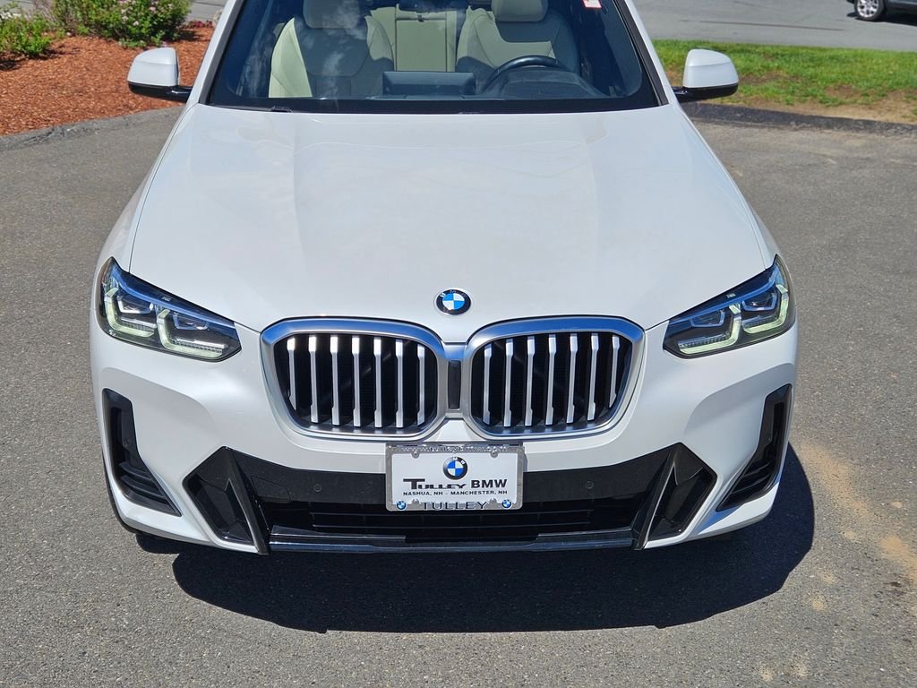 Used 2023 Mineral White Metallic BMW xDrive30i image 8