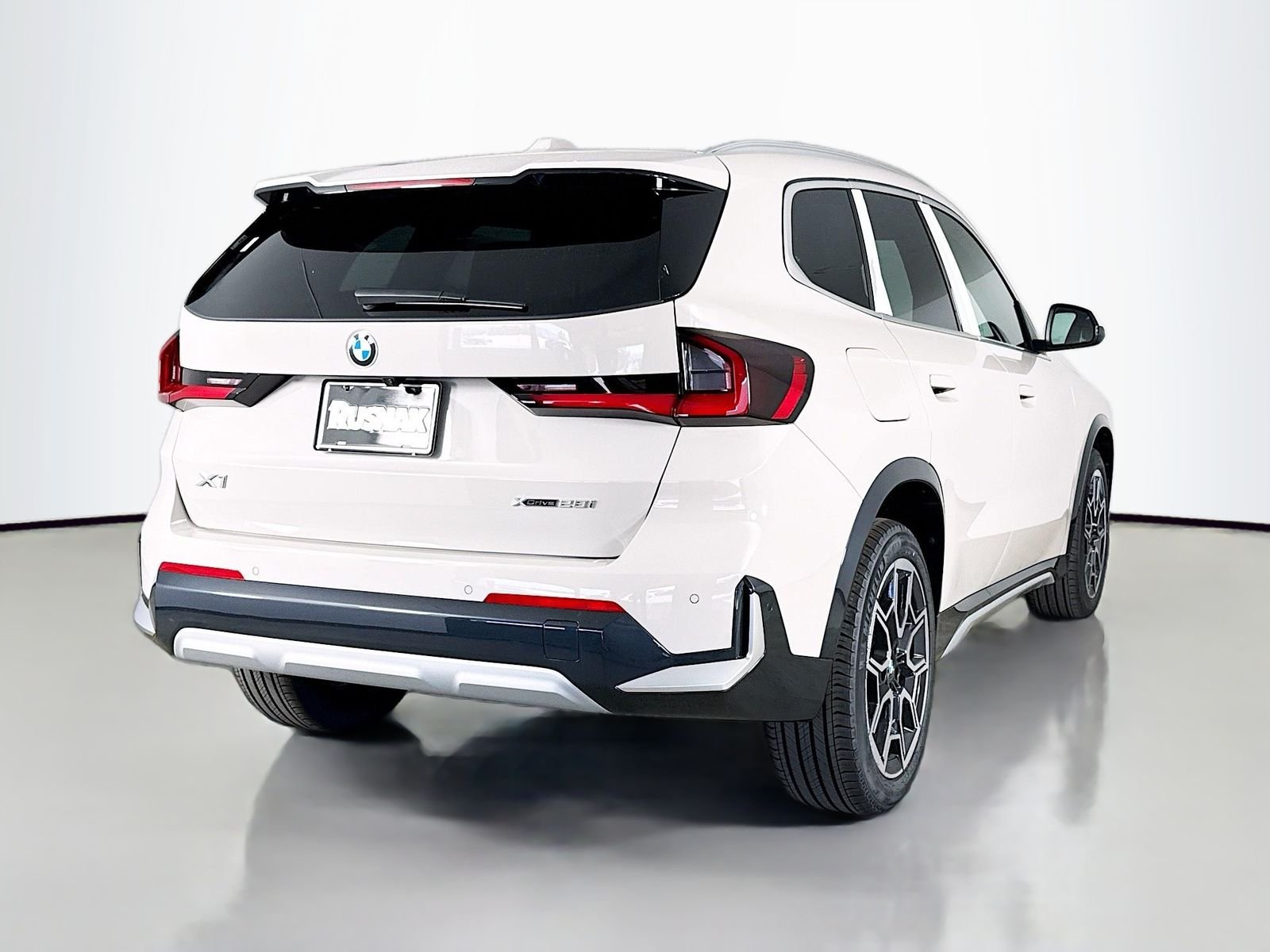 New 2026 Dune Grey Metallic BMW xDrive28i image 7