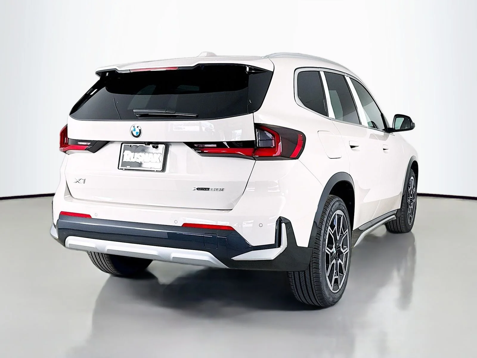 New 2026 Dune Grey Metallic BMW xDrive28i image 7