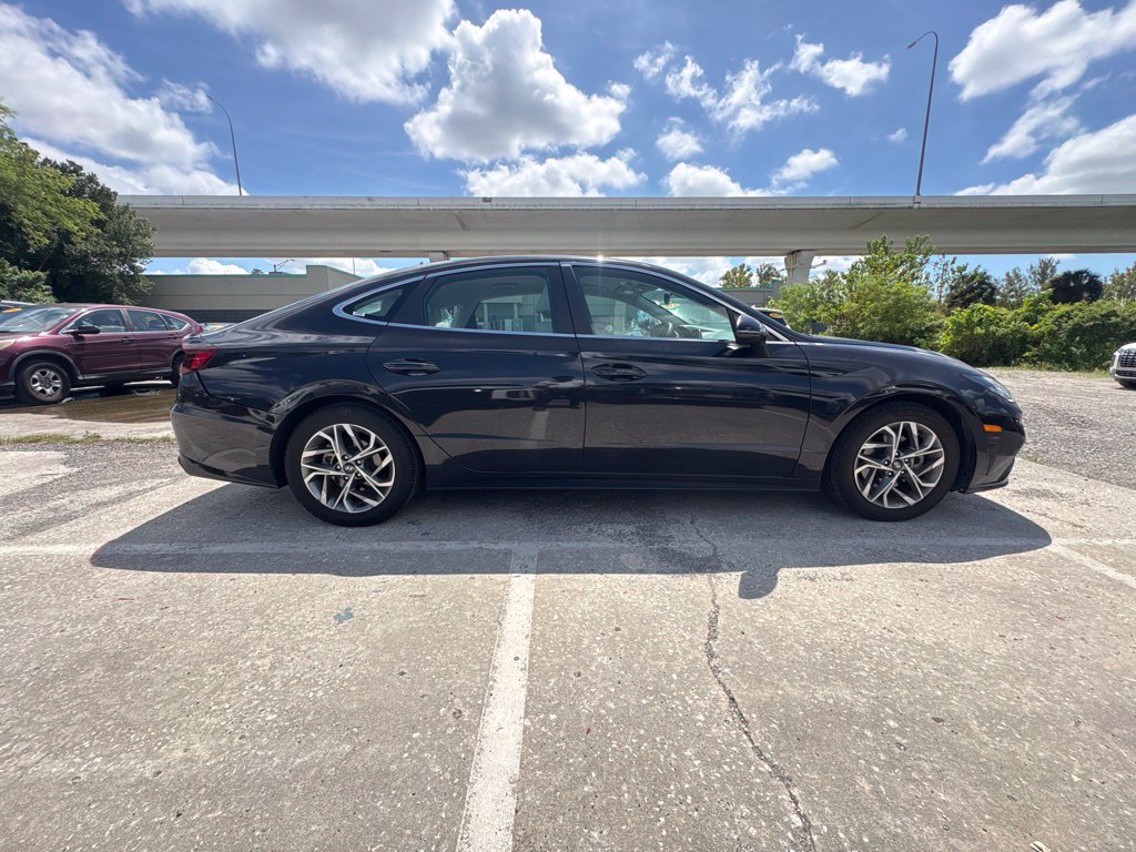 Used 2023 Blue Hyundai SEL image 2