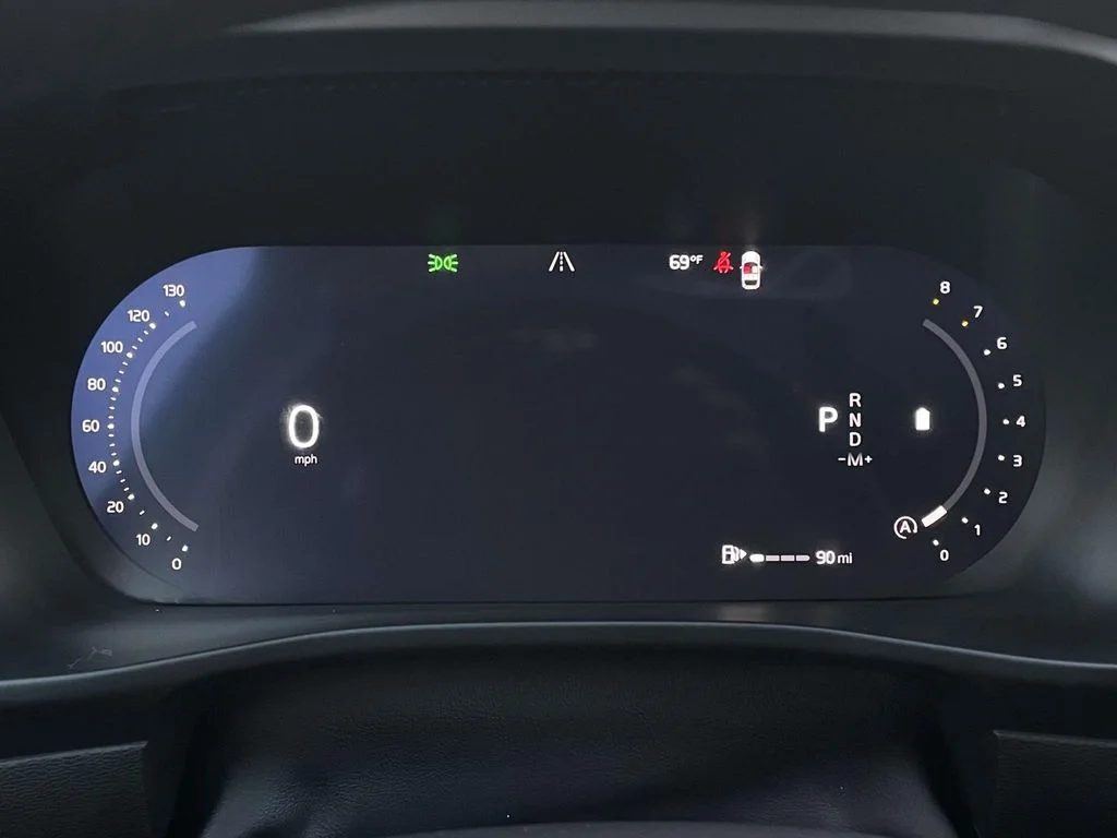 2025 Volvo XC40 Core - Photo 14