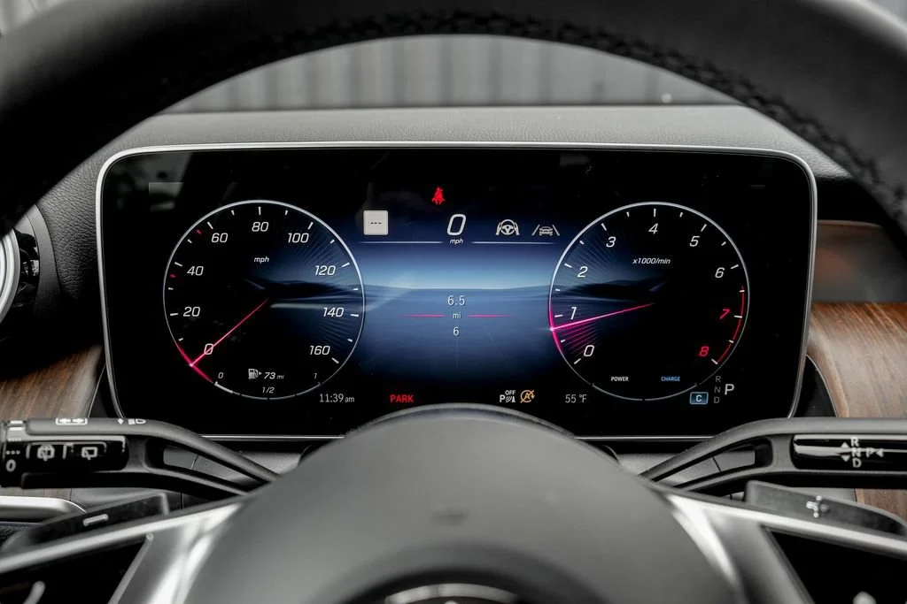 New 2026 Black Mercedes-Benz GLC300 image 13