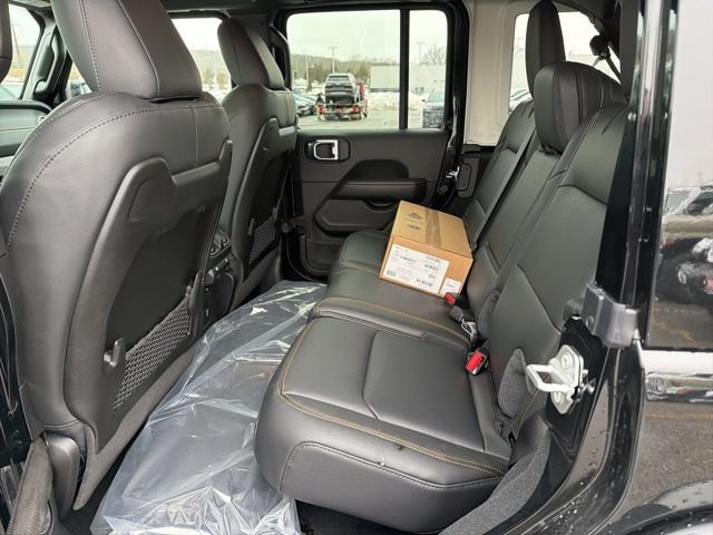 New 2026 Black Clear-Coat Exterior Paint Jeep Sahara image 11