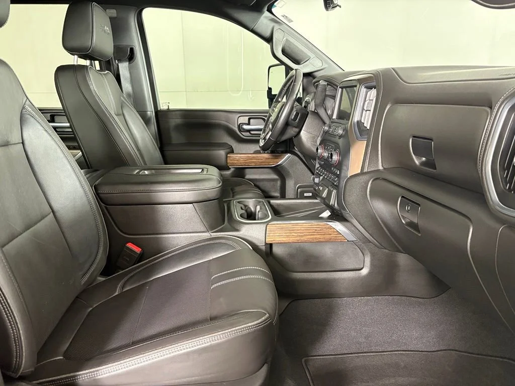 Used 2020 CAJUN RED TINTCOAT Chevrolet High Country image 17