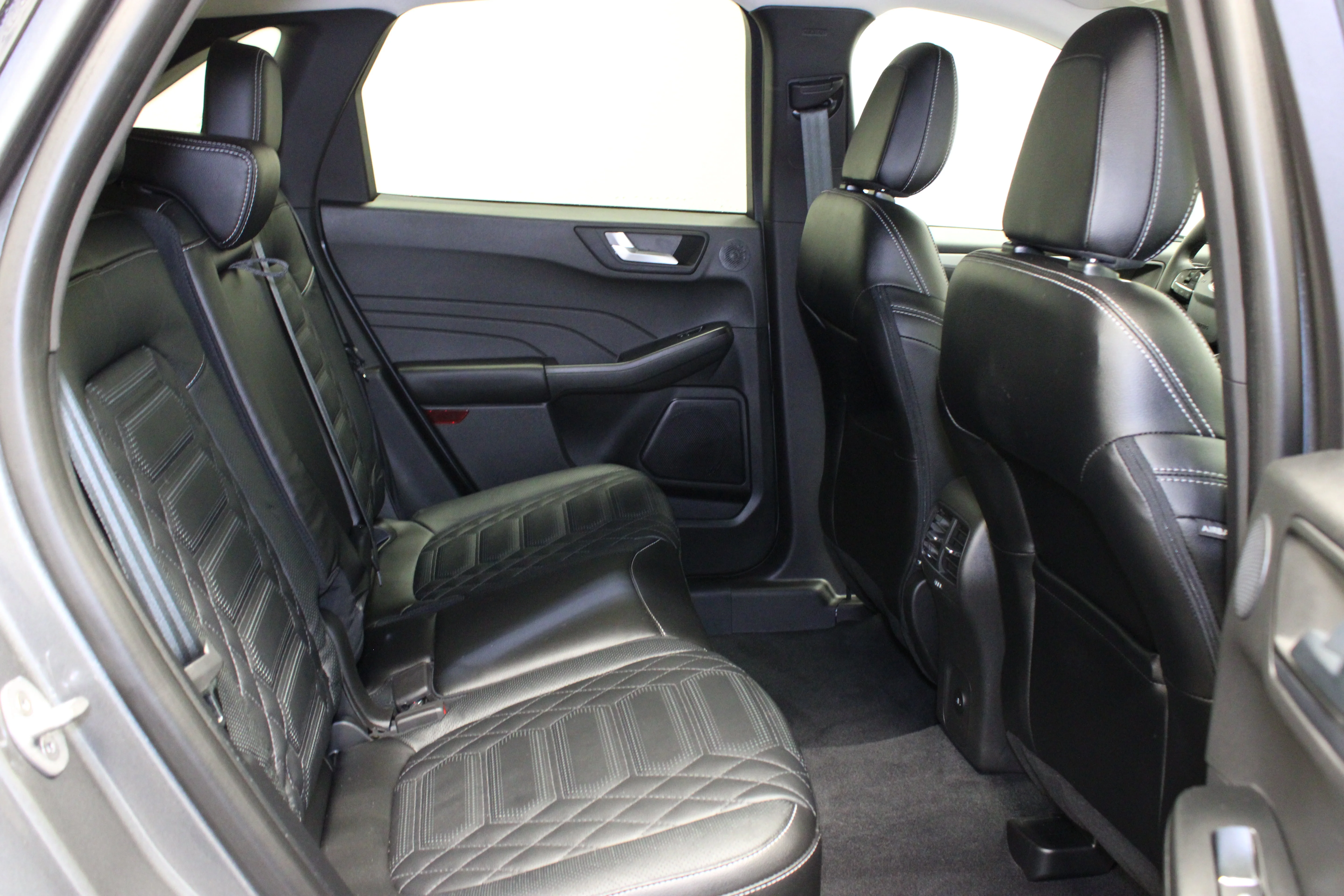 Used 2023 Gray Metallic Ford PHEV image 15