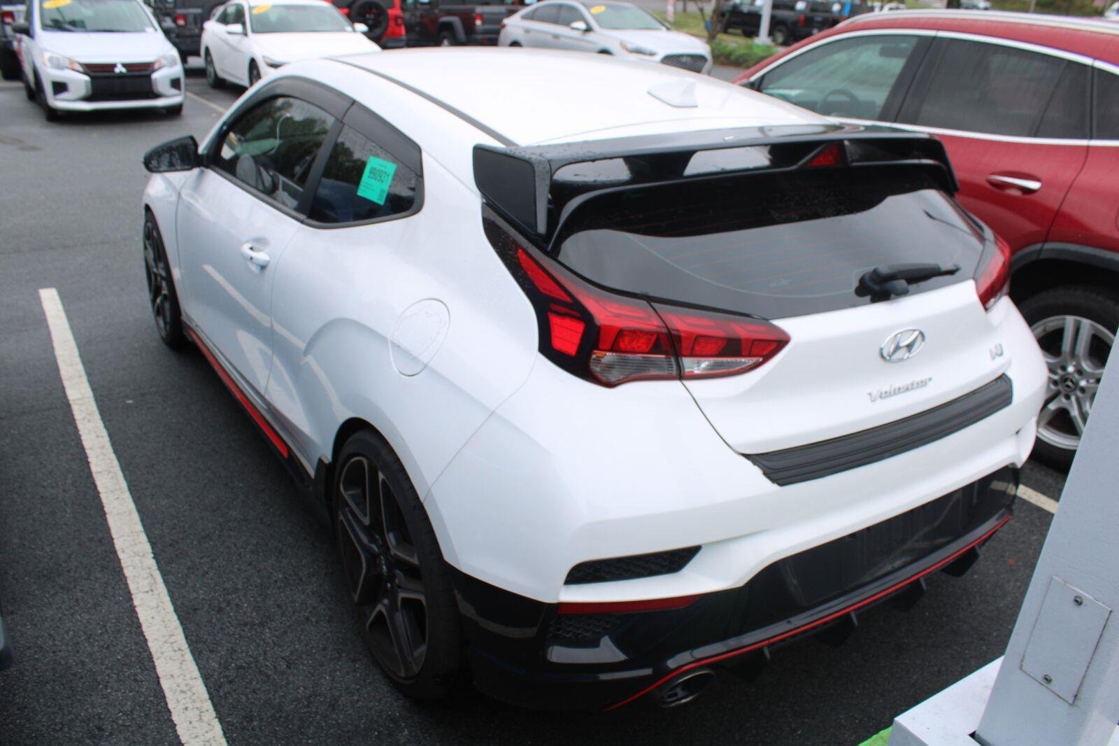 Used 2022 Lunar White Hyundai Base image 6