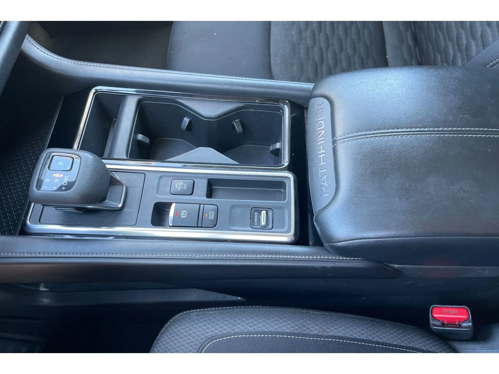 Used 2022 Pearl White Tricoat Nissan SV image 32