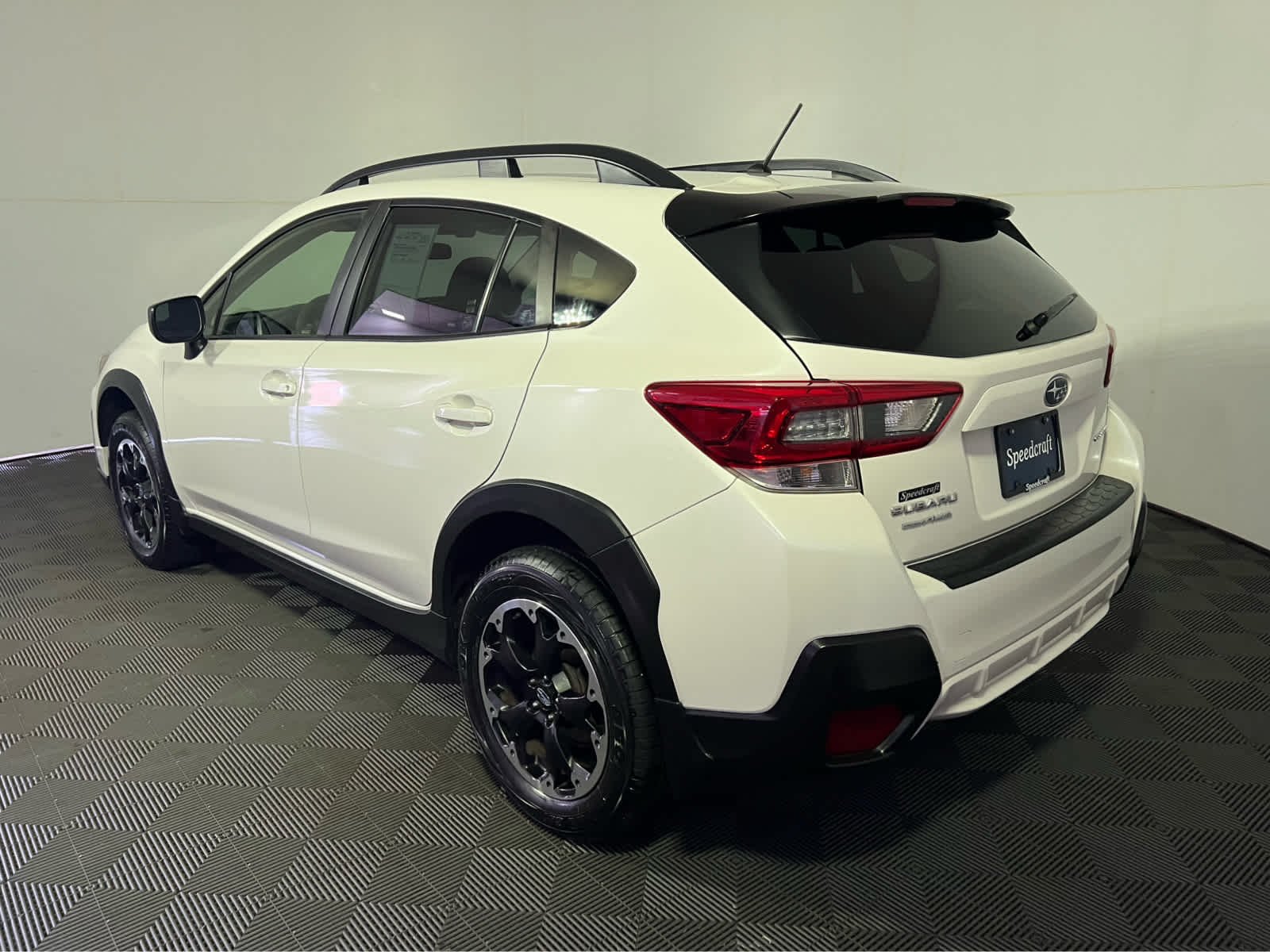 Used 2021 Crystal White Pearl Subaru  image 5