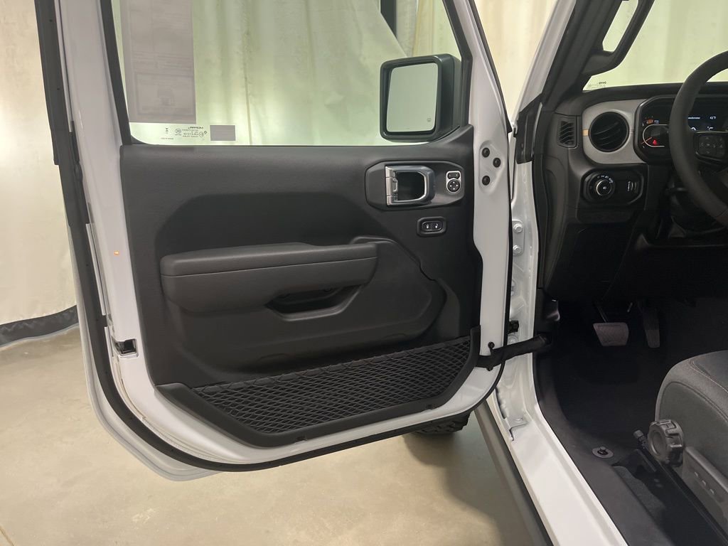 New 2026 Bright White Clear-Coat Exterior Paint Jeep Willys image 6