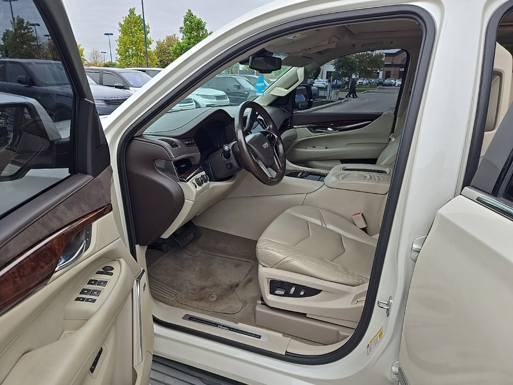 Used 2015 White Cadillac Luxury image 16
