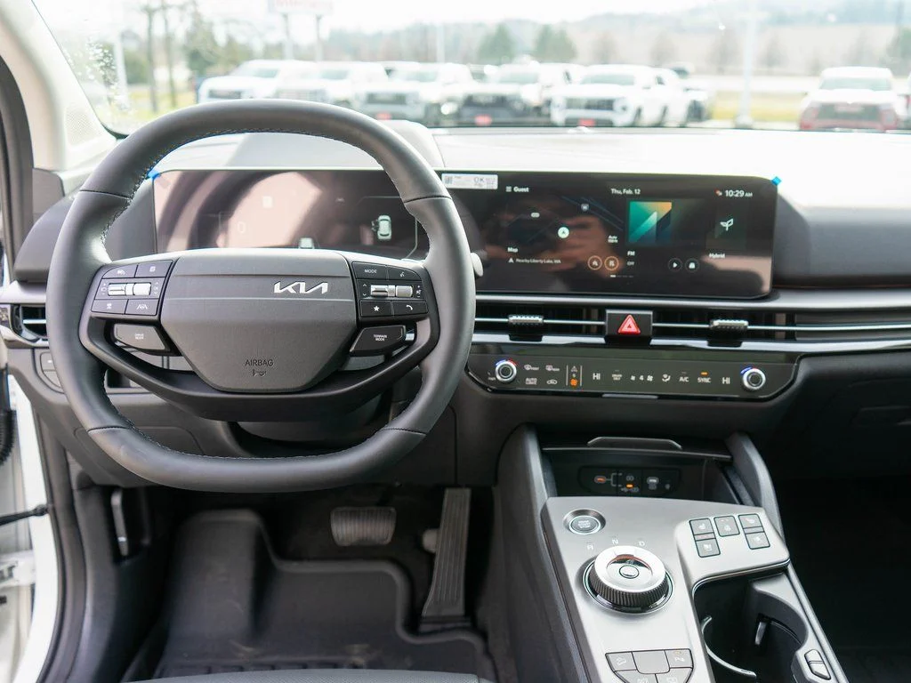 New 2026 Snow White Pearl Kia SX Prestige image 15