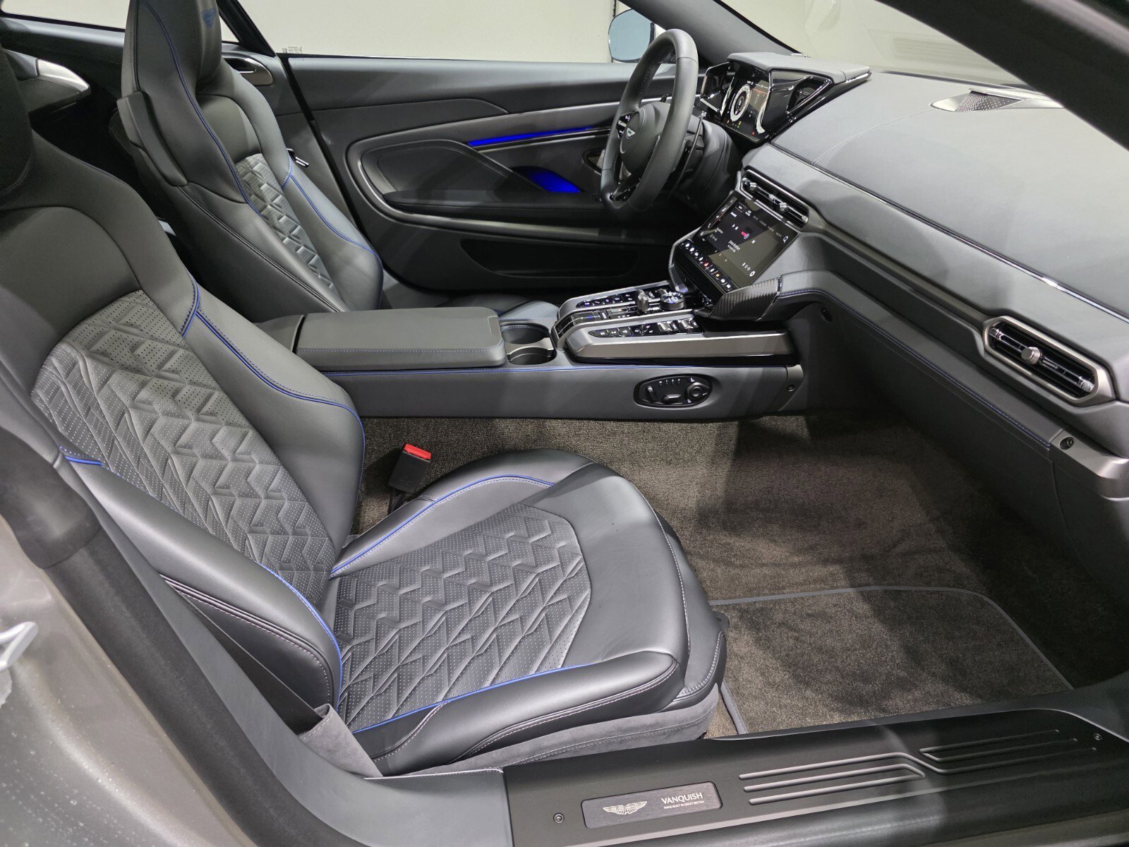 2026 Aston Martin Vanquish Base - Photo 19