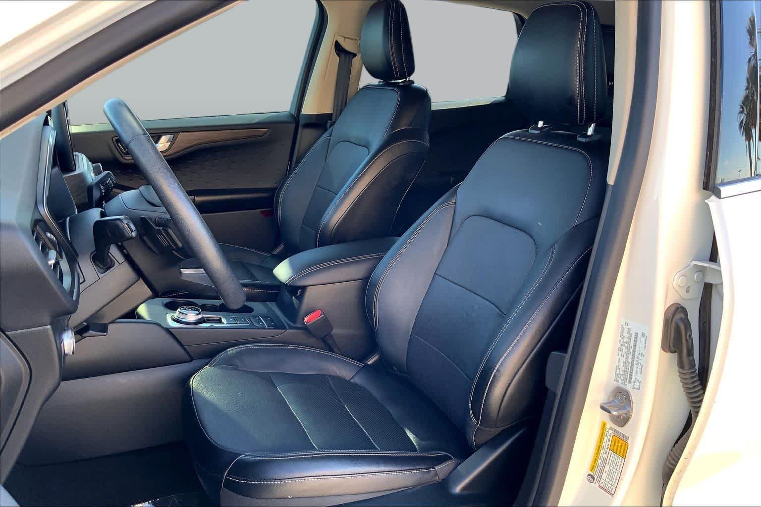 Used 2020 Star White Metallic Tri-Coat Ford Titanium image 8
