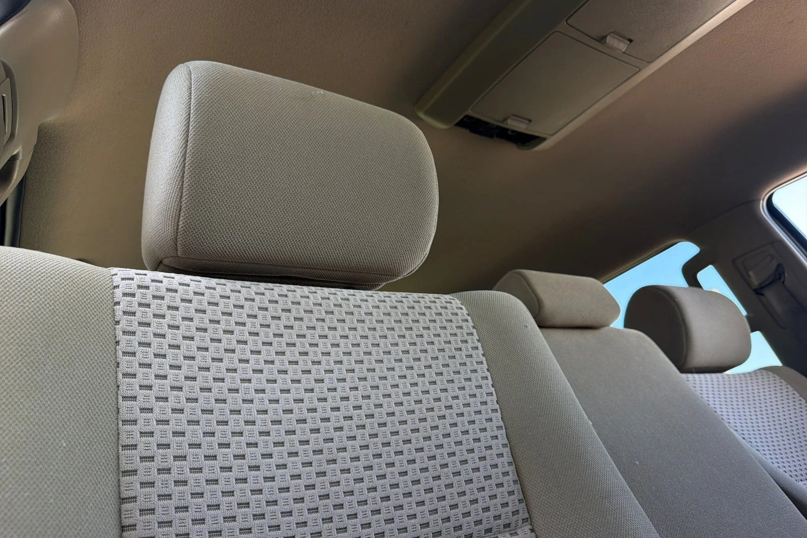 Used 2007 White Toyota SR5 image 18