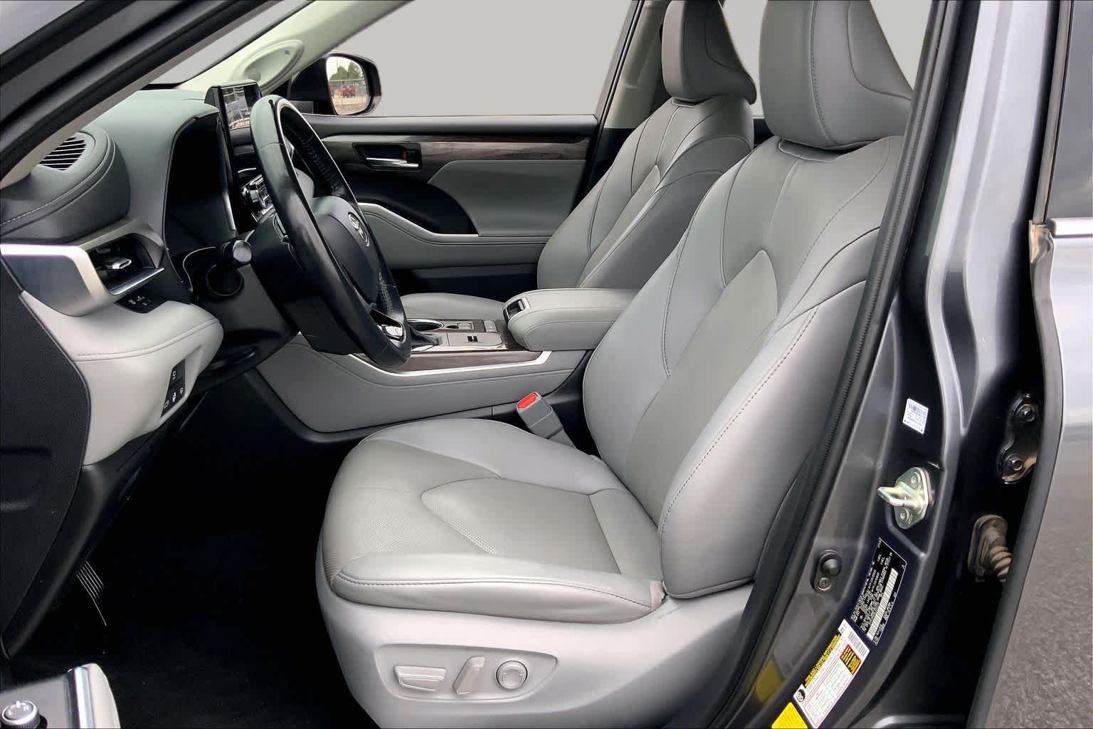 Used 2020 Magnetic Gray Metallic Toyota Limited image 8
