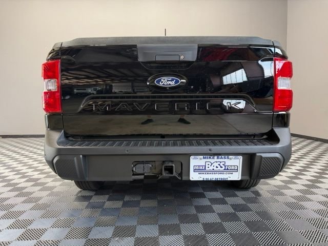 New 2026 Shadow Black Ford XLT image 10