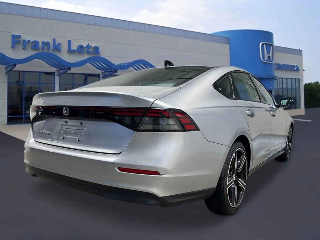 New 2026 Solar Silver Metallic Honda SE image 5
