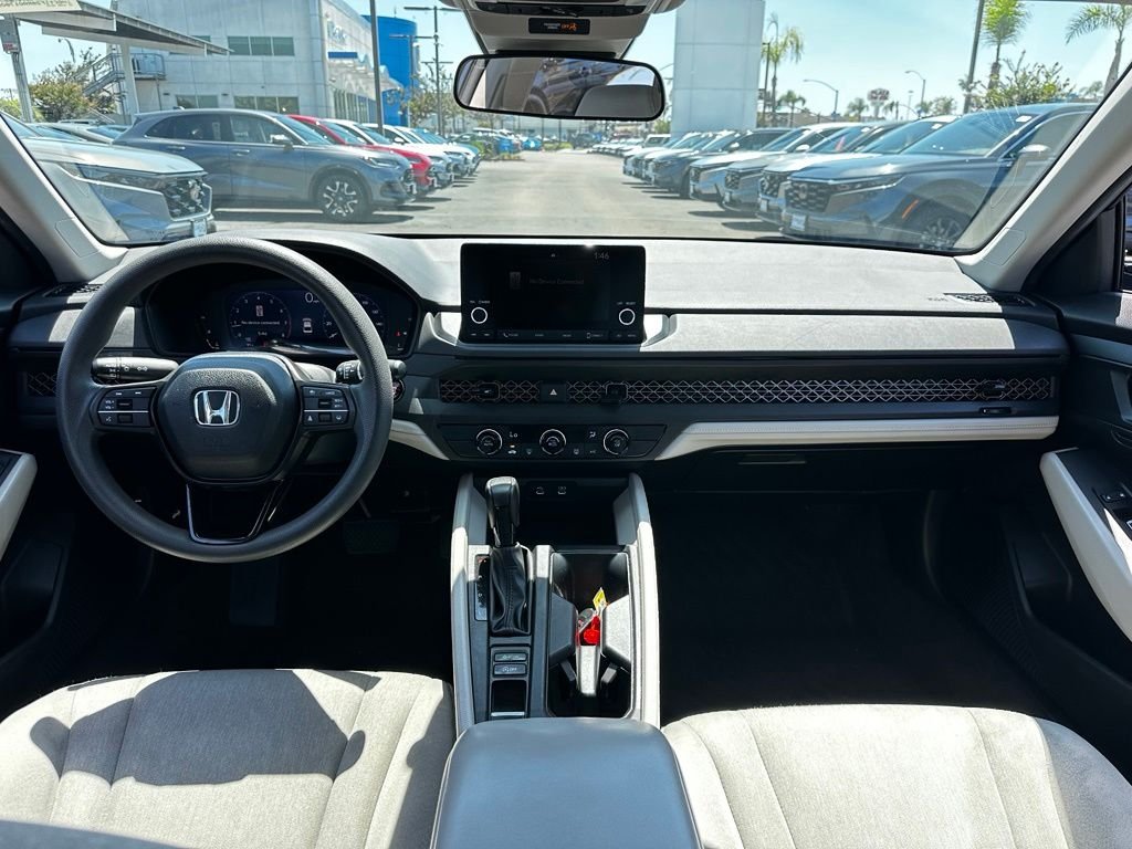 Used 2024  Honda LX image 18