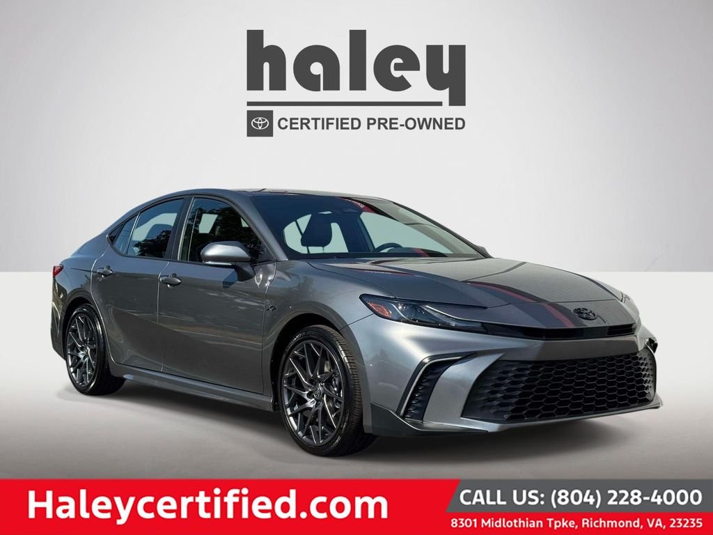 Used 2025  Toyota SE image 1