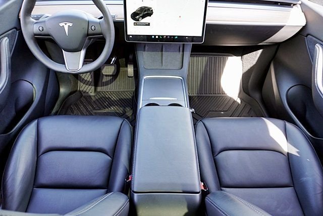 Used 2021 Black Tesla Long Range image 18