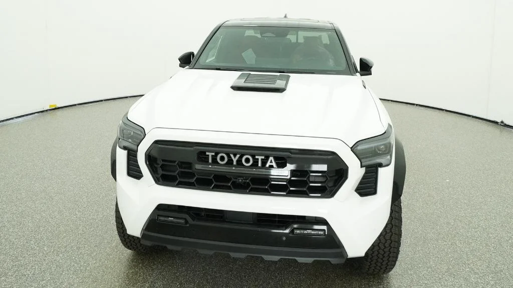 2026 Toyota Tacoma TRD Pro - Photo 6