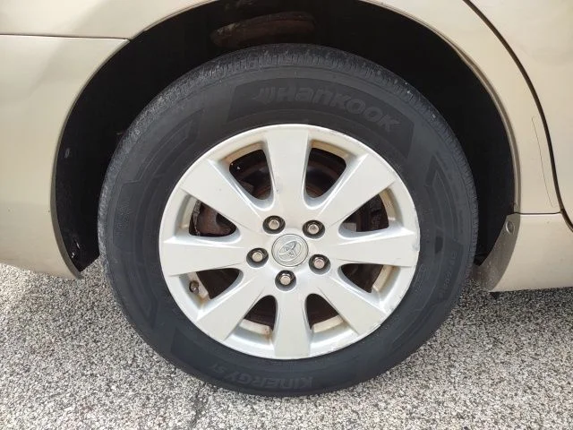 Used 2009  Toyota  image 25