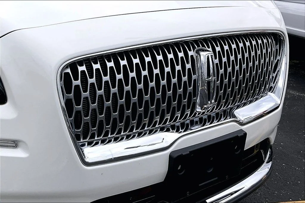 Used 2022 White Lincoln Black Label image 31