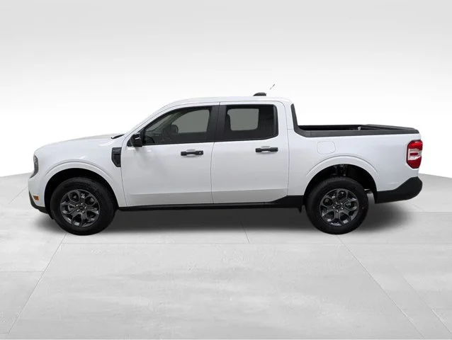 New 2026 Oxford White Ford XLT image 13