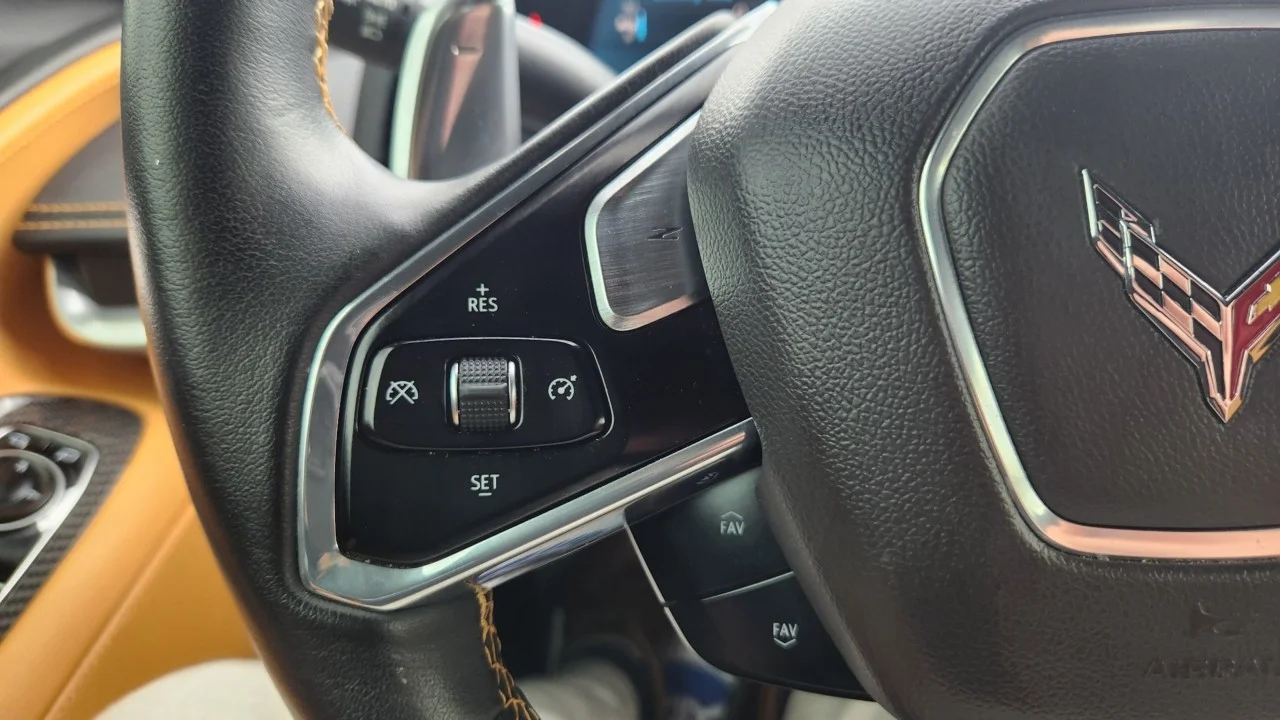 Used 2021 SHADOW GRAY METALLIC Chevrolet 2LT image 27
