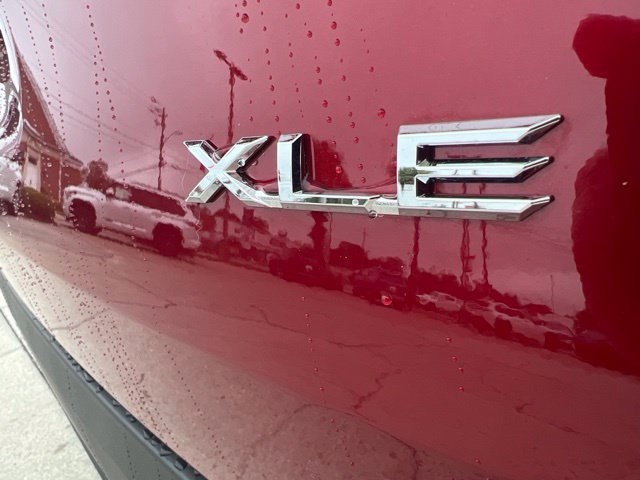 New 2026 Ruby Flare Pearl <sup>1</sup> Toyota  XLE image 6
