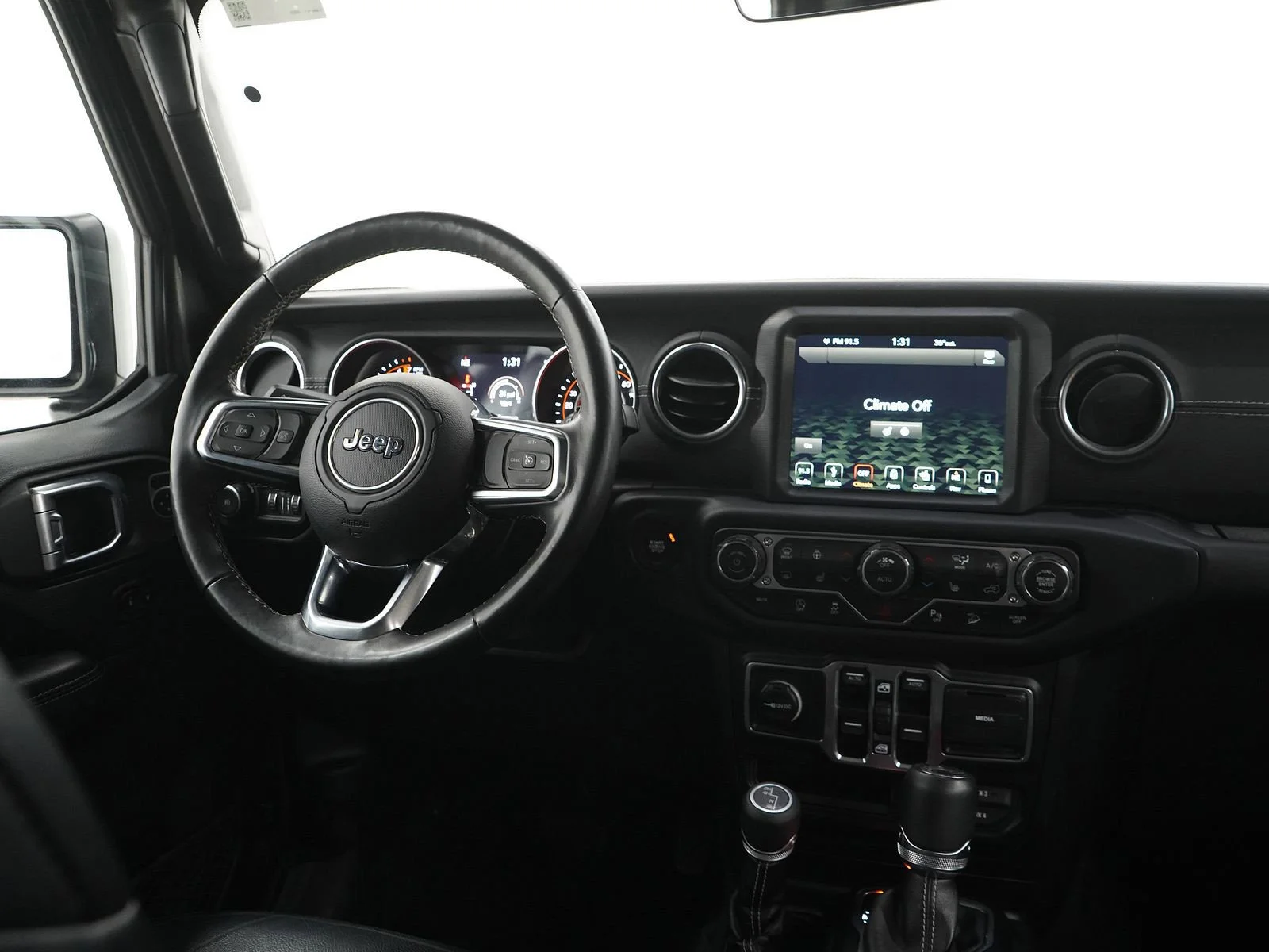 Used 2018 Granite Crystal Metallic Clearcoat Jeep Unlimited Sahara image 14