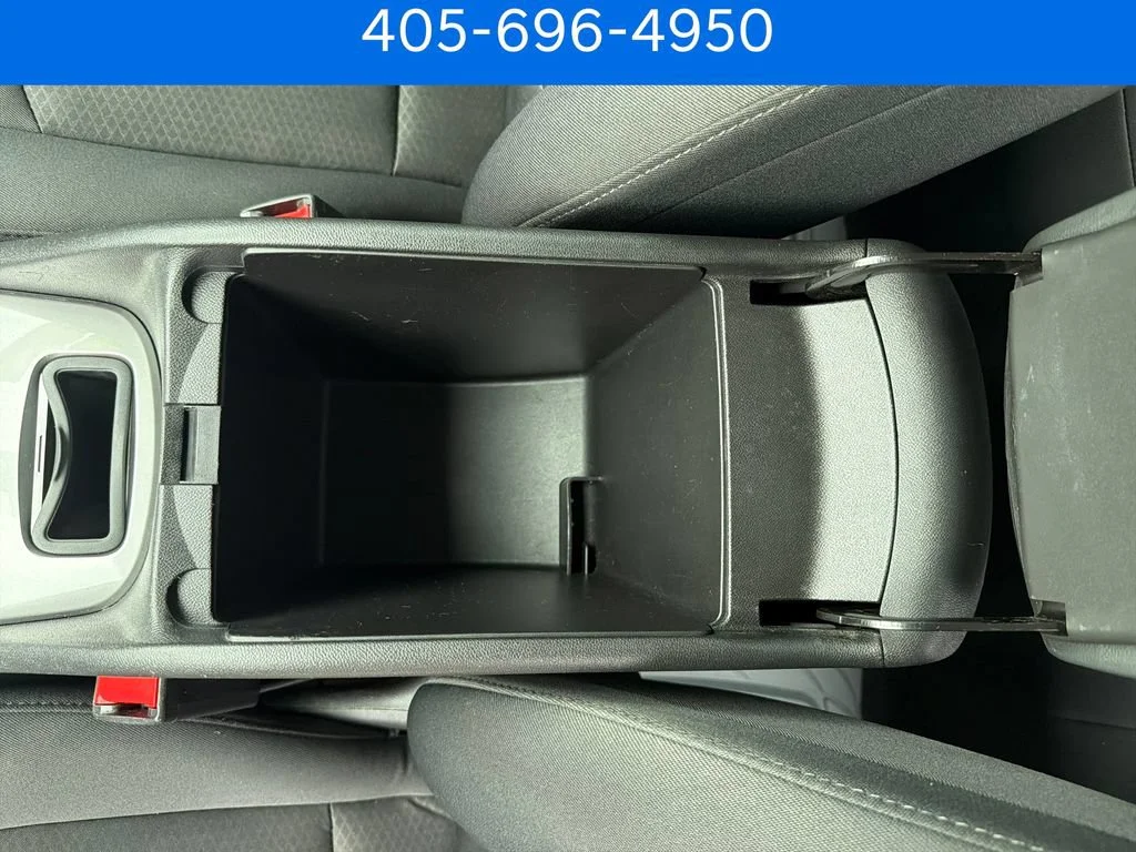 Pre-Owned 2016 Chevrolet Malibu LT