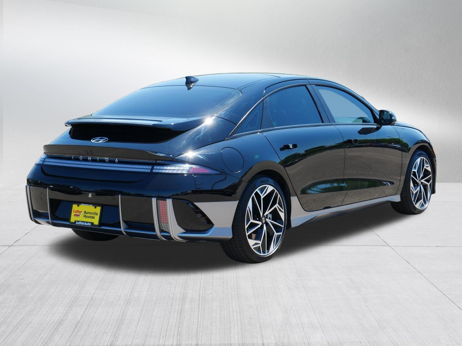 Certified Used 2023 Onyx Black Hyundai Limited image 7