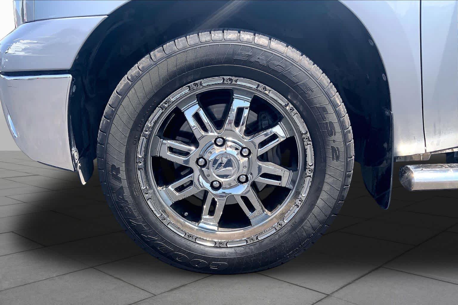 Used 2013 Silver Sky Metallic Toyota  image 11