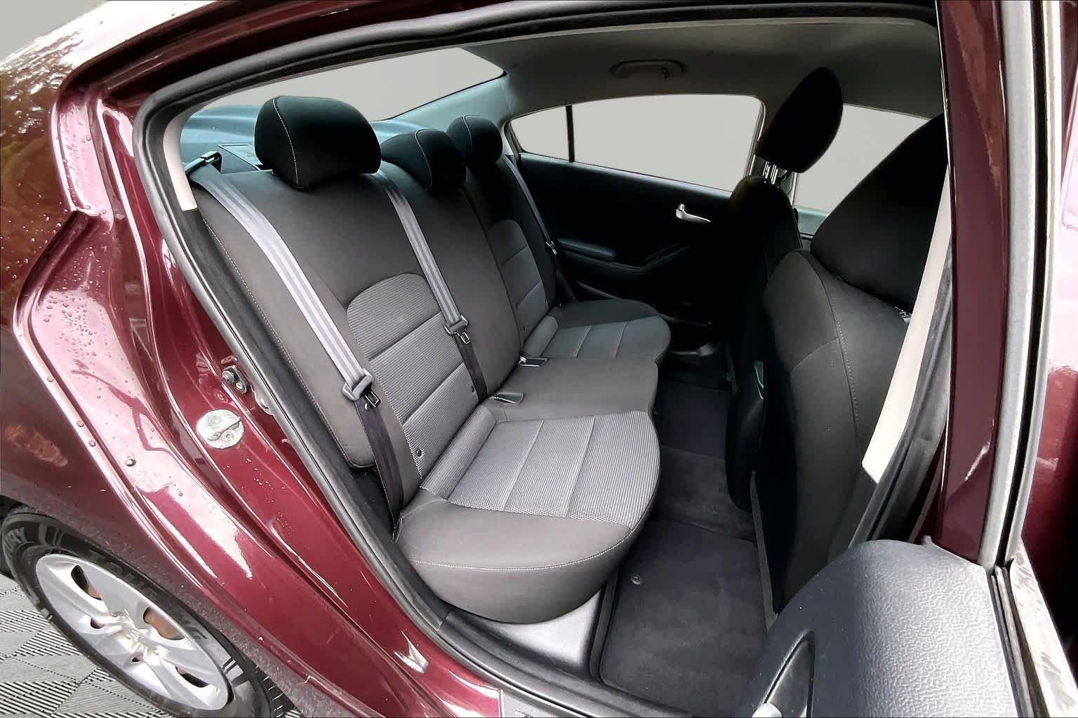 Used 2018 Garnet Red Kia LX image 19