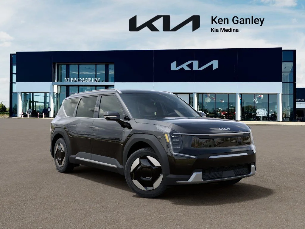 New 2026 Ebony Black Kia Wind AWD image 8