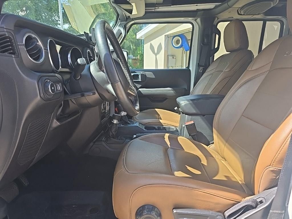 Used 2023 White Jeep Sahara image 26