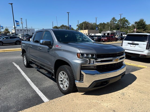 Used 2021 Gray Chevrolet LT image 3