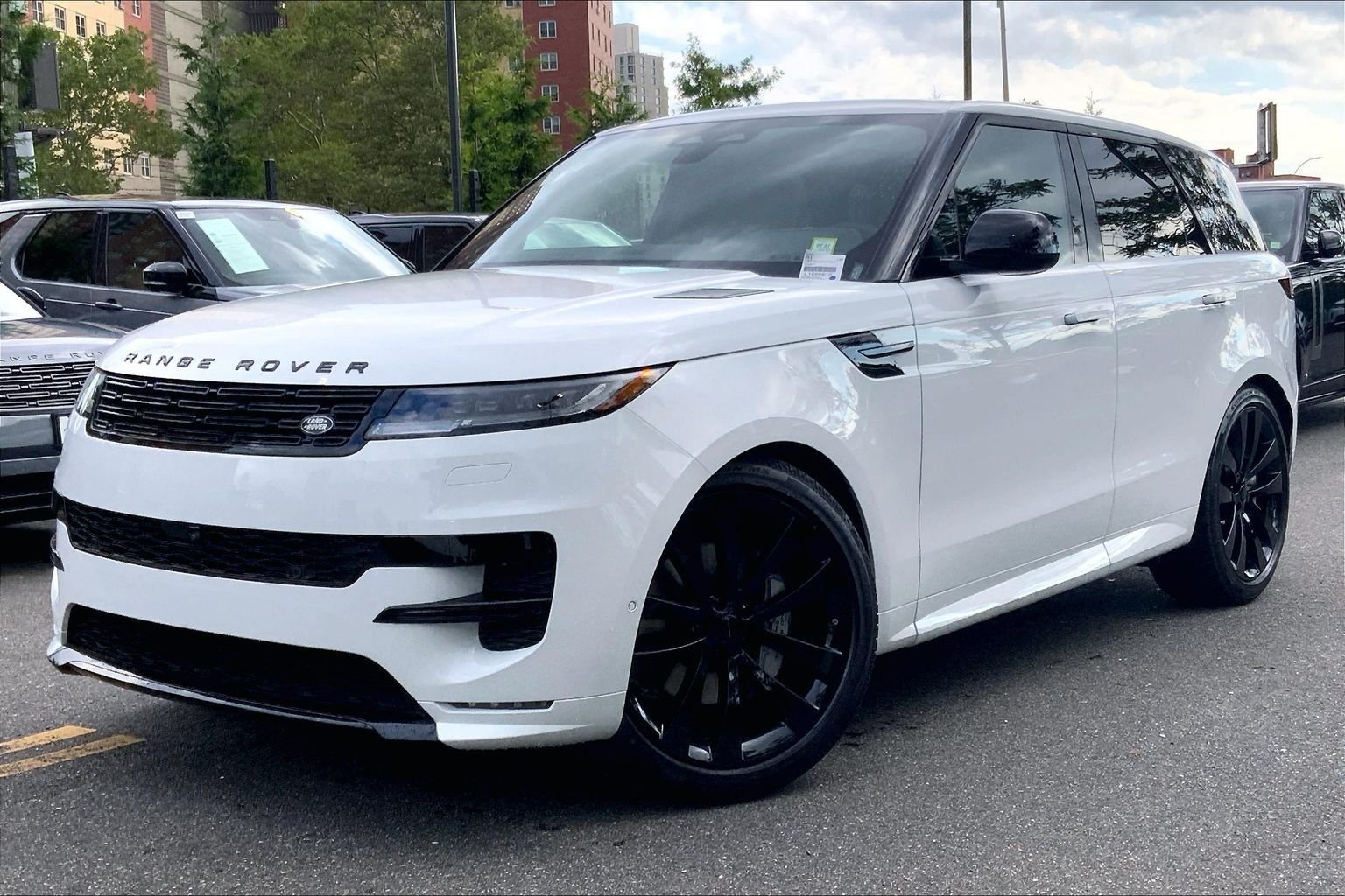 New 2026 Fuji White Land Rover Dynamic SE image 1