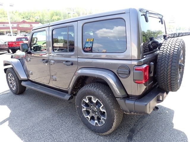 New 2026 Granite Crystal Metallic Clear-Coat Exterior Paint Jeep Sahara image 3