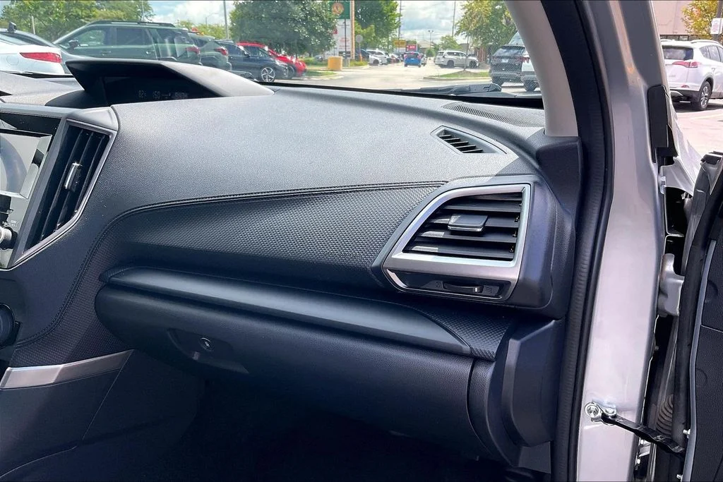 Used 2019 Silver Subaru Base image 19