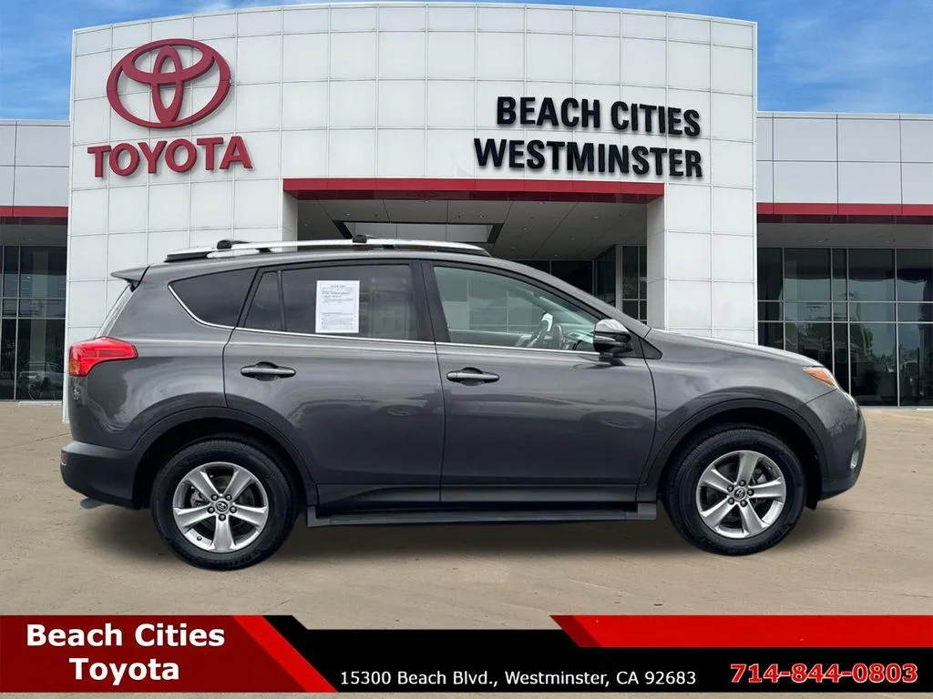 Used 2015 Gray Toyota XLE image 14