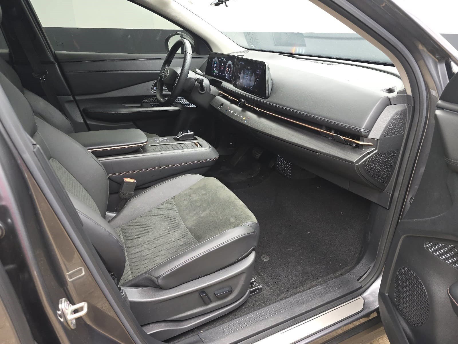Used 2023 Gun Metallic Nissan EMPOWER+ image 25