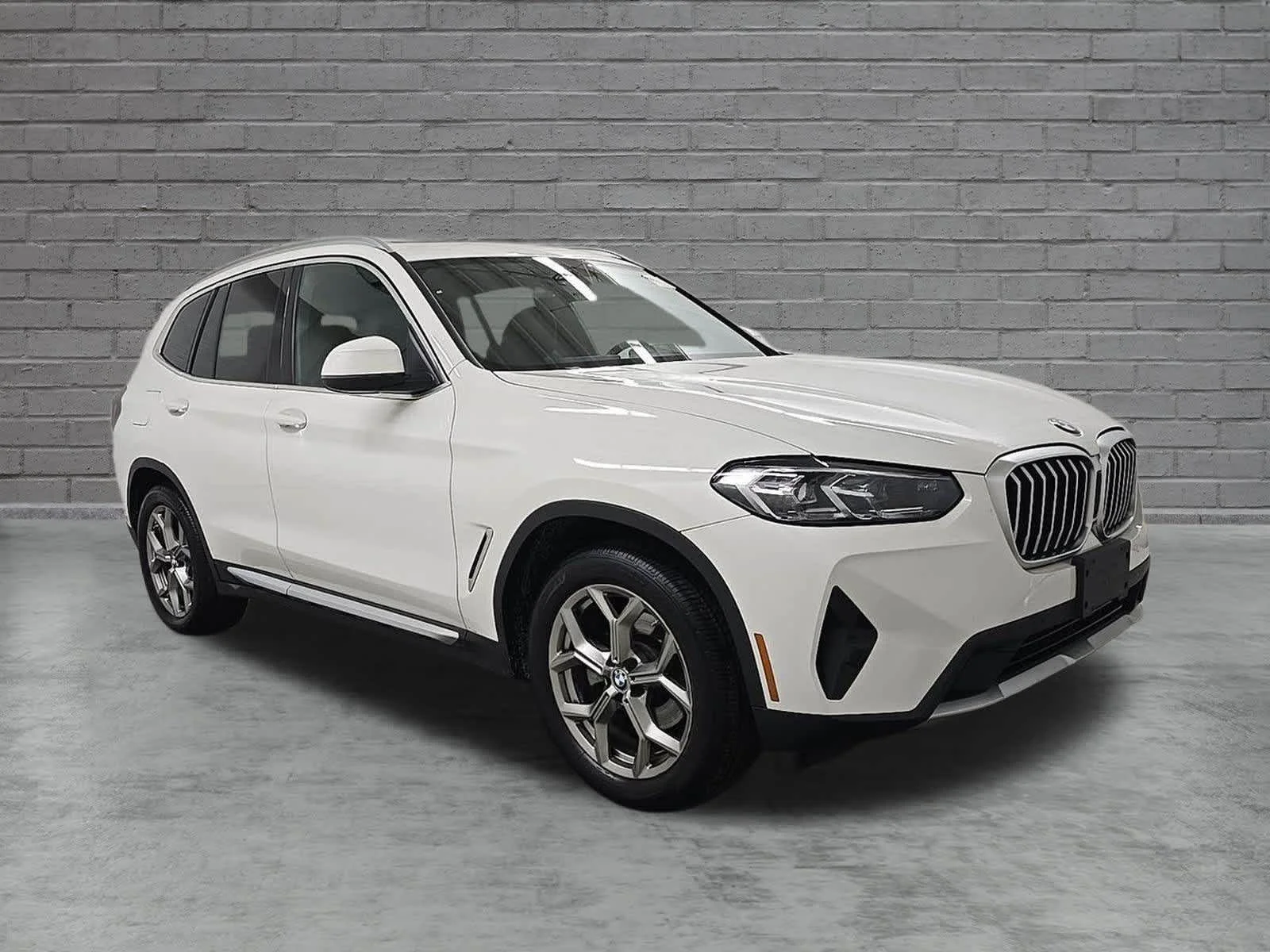 Certified Used 2024 Alpine White BMW xDrive30i image 3