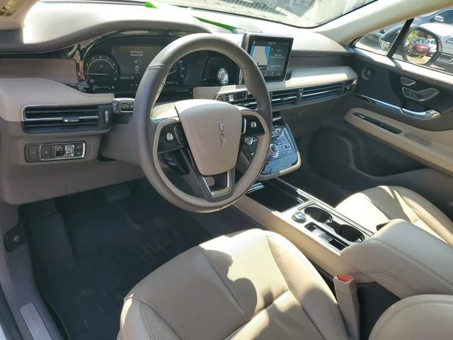 Used 2020 White Lincoln Reserve image 6