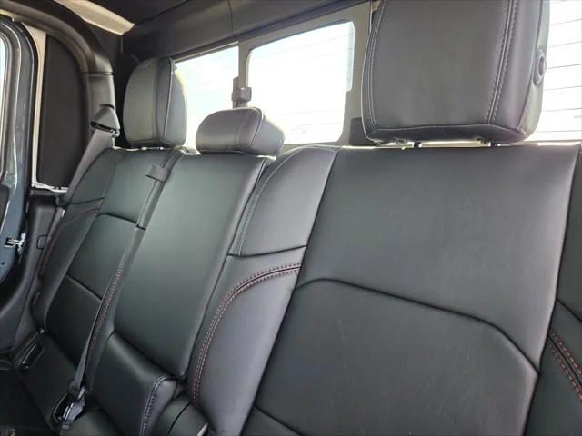 New 2026 Anvil Clear-Coat Exterior Paint Jeep Rubicon image 22