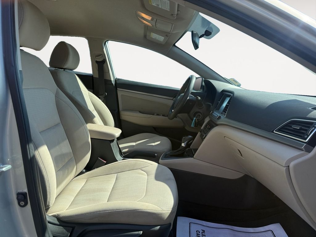 Used 2018 Beige Hyundai SEL image 15