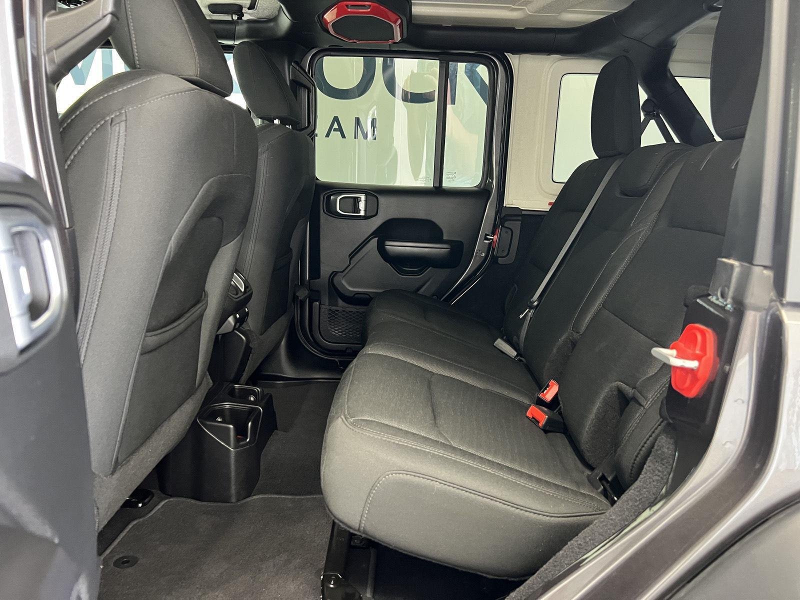 Used 2019 Granite Crystal Metallic Clearcoat Jeep Sport S image 24